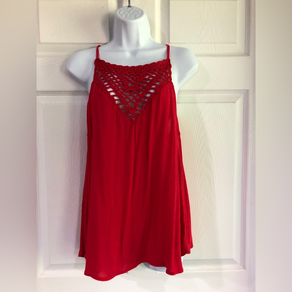 Red crochet detailed strappy tank size L